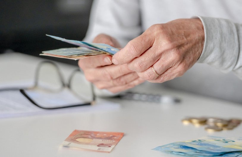 AKO IMATE OVU PENZIJU ISPLATA JE 20. FEBRUARA Stiže sa uvećanjem od preko 6 odsto