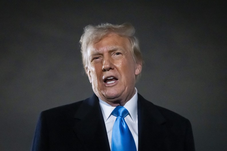 OSVETA SE SLUŽI HLADNA: Tramp dobio poruku od koje će mu se slošiti, Trudo već likuje