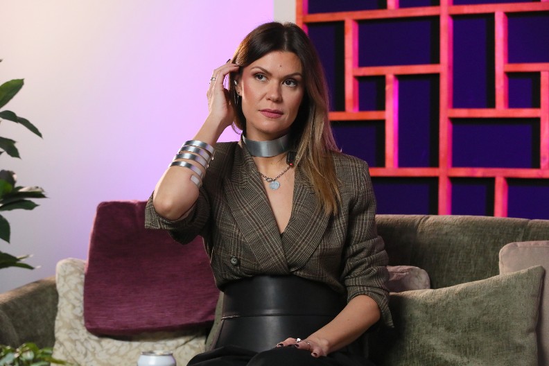 PROMENILA IME ZBOG KOLEGINICE I ODBILA POZIV "KOJI SE NE ODBIJA" Alin je samo jednom pozvao Zdravko Čolić , evo zašto mu je rekla NE