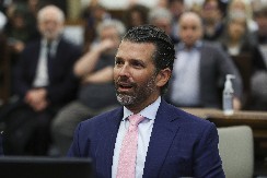 TRAMPOV SIN IZNEO ŠOKANTNU TVRDNJU: Amerika je trebala naoružavati Rusiju umesto Ukrajine!