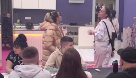 ANELI I KAČAVENDA NA IVICI TUČE! Pljušte stravične uvrede i psovke, u sve umešale i bivše muževe!