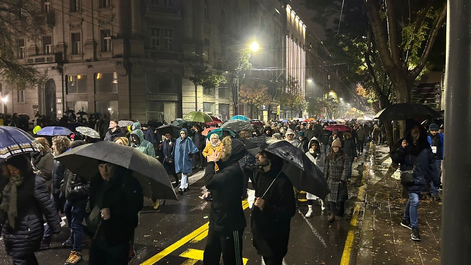 DRŽAVNI UDAR U SRBIJI Studenti i opozicija preuzeli RTS