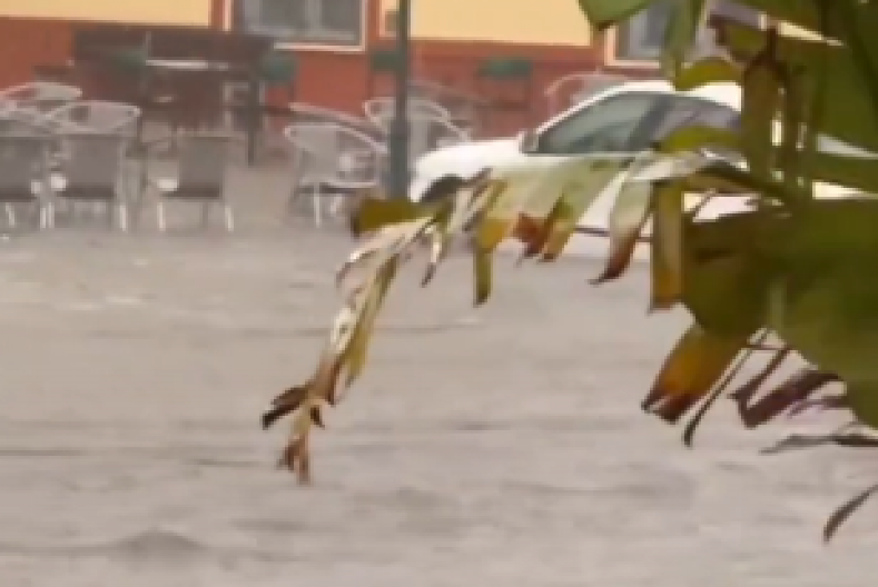PRVA ŽRTVA NEVREMENA U ŠPANIJI! Zbog žestoke oluje putevi BLOKIRANI, bujica nosi sve: Izdato upozorenje! (VIDEO)