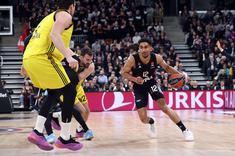 SJAJNI GUDURIĆ OBRADOVAO ZVEZDU I PARTIZAN Fenerbahče pobedio u zaostaloj utakmici, ovako sada izgleda tabela Evrolige