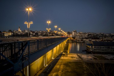 MLADIĆ SKOČIO SA BRANKOVOG MOSTA! Izvukli ga kod Beton hale!