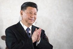 KINA UVEK KORAK ISPRED Dok se trgovinksi rat rasplamsava Si diže bedem protiv carina