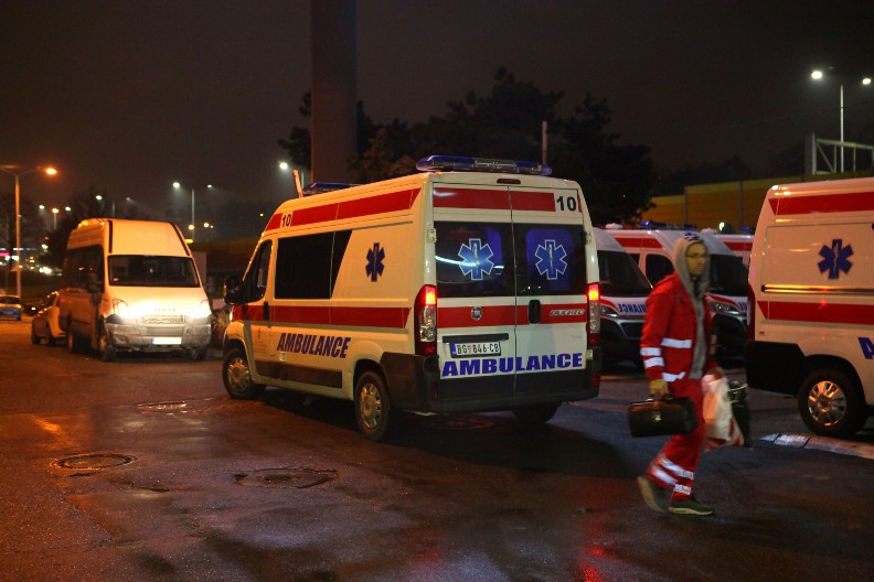 HITNA POMOĆ INTERVENISALA JE 122 PUTA  Lekarske intervencije su tražili hronični bolesnici, a 21 poziv sa javnih mesta je usledio zbog njih