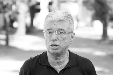 FOTKA SAŠE POPOVIĆA SA NJOM TERA SUZE NA OČI! Bili su veliki prijatelji, nije mu došla na sahranu!