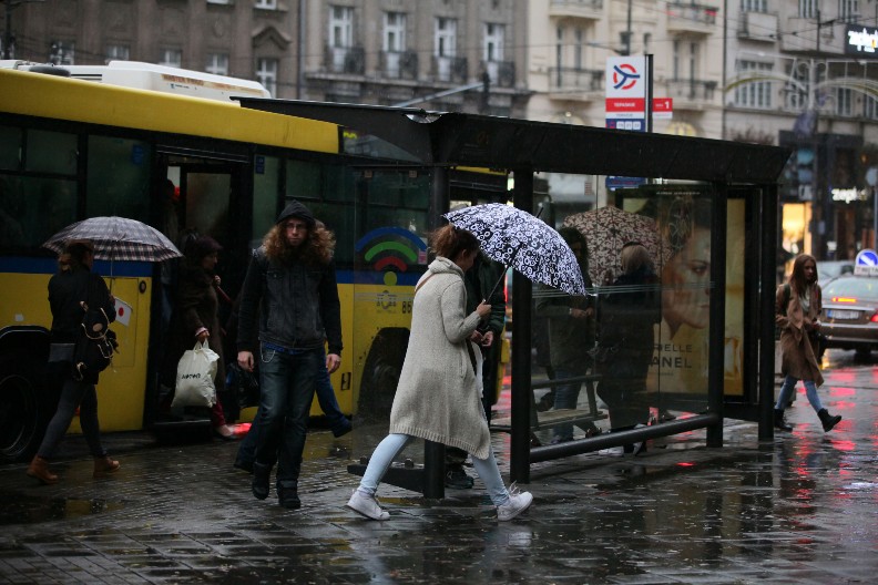 SPREMAJTE KIŠOBRANE, RHMZ NAJAVIO PLJUSKOVE! Evo kad će pasti, ovi delovi su prvi na udaru