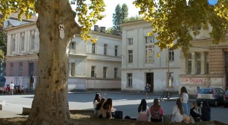 PREKO PLENUMA TRAŽE PARE Profesori Treće beogradske gimnazije organizovali prikupljanje para za svoje džepove