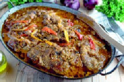 SVINJSKI VRAT SA KAJMAKOM I PAPRIKAMA Gurmanski specijalitet osvaja od prvog zalogaja