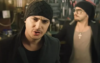 KOLEGE MU POGINULE U POŽARU, ON SE OVAKO OPROSTIO OD NJIH Potresne reči rasplakale javnost: " Svirajte tamo gore najglasnije"