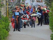 JEZIVE SCENE U KOČANIMA PARAJU DUŠU: Danas sahranjen vozač hitne pomoći, porodica i prijatelji nemi od bola (FOTO/VIDEO)