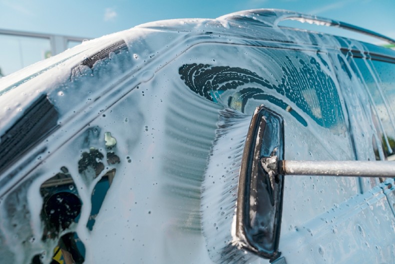 TRGOVCI UVELI NAJLUĐU KAZNU Ako vas uhvate u krađi nećete verovati šta morate da radite