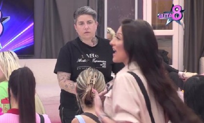 "MATORA JE HTELA DA JOJ POMOGNE, JER JE PRETILA DA ĆE SE UBITI" Objavljene njene prepiske sa Stefani, ovo su svi dokazi! (FOTO/VIDEO)