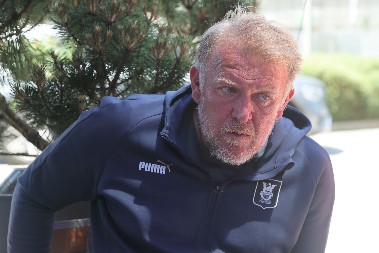 "EMOTIVNO SMO PRAZNI, ALI MORAMO DA POBEDIMO" Crna Gora igra za Andriju Delibašića