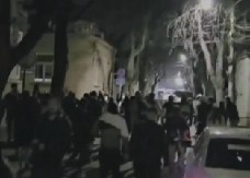 SLAVI SE NASILJE NA ULICAMA NIŠA Briga njih za zahteve studenata u blokadi, za žrtve i njihove porodice, žele samo nasilje! (VIDEO)