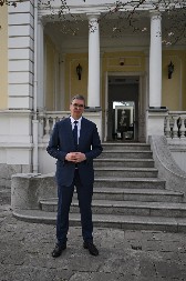 INICIJALNI SASTANAK ZA FORMIRANJE POKRETA KOJI PREDVODI VUČIĆ ODRŽAN JE NA POSEBNOM MESTU Kuća kralja Petra I Karađorđevića nosi snažnu simboliku