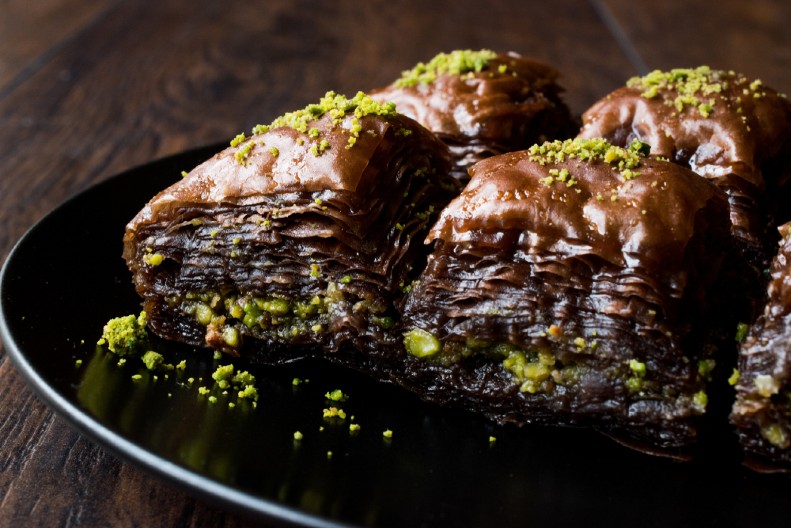 POSNA ČOKOLADNA BAKLAVA Još slađa i sočnija, najbolje stavite odmah duplu meru