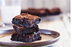 POSNI ČOKOLADNI BRAUNI Fenomenalan desert koji nimalo ne zaostaje za originalom, mekan i sladak