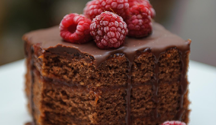 ZAHER KOCKE SA MALINAMA Ako volite čuvenu poslasticu, ovaj kolač ćete obožavati