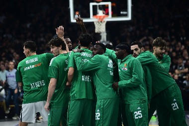 CRVENO-BELE ČEKA PRAVI PAKAO Šampion Evrope rasprodao dvoranu za meč protiv Zvezde