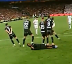 DRAMA U ŠPANIJI Navijači optužili bivšeg reprezentativca Srbije da je namestio meč sa Realom (VIDEO)