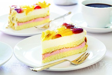 VOĆNI KOLAČ ZA PRAVE SLADOKUSCE Mekan i sočan, u savršenom spoju ukusa