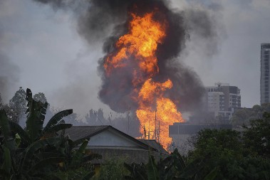 BROJ ŽRTAVA RASTE! Premijer Malezije zatražio hitnu evakuaciju i pomoć povređenima (FOTO)