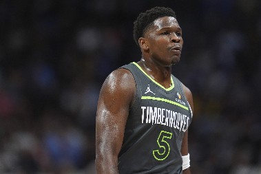 BRATE, ON JE NEVEROVATAN Najbolji igrač Minesote ostao u šoku posle Jokićeve partije (VIDEO)