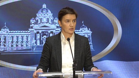 "LJUDSKA BEDA PONOVO UDARA NA PORODICU ALEKSANDRA VUČIĆA" Brnabić: Ne može Đilas koji tuče ženu da razume koncept porodice