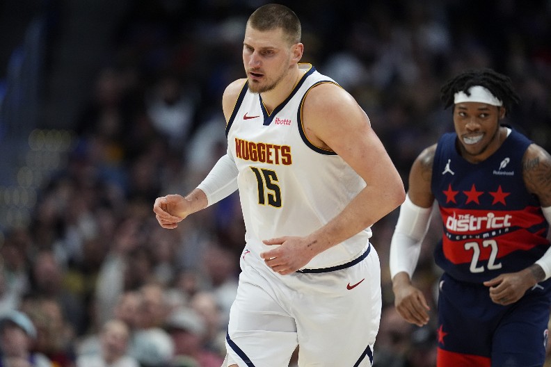 AMERIKANAC ŠOKIRAO IZJAVOM Pretio Jokiću posle incidenta, a sada ga javno omalovažava