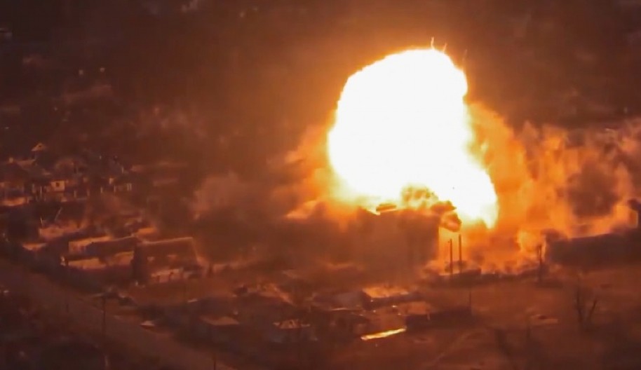 RUSI UDARILI NA CENTRALNU UKRAJINSKU ARTILJERIJSKU BAZU Oglasilo se Ministarstvo odbrane: Oboren je američki JDAM!