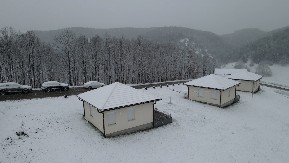 SNEŽNO NEVREME LOMI REGION: U Crnoj Gori ne prestaje da veje, na jugu i grmi (FOTO)