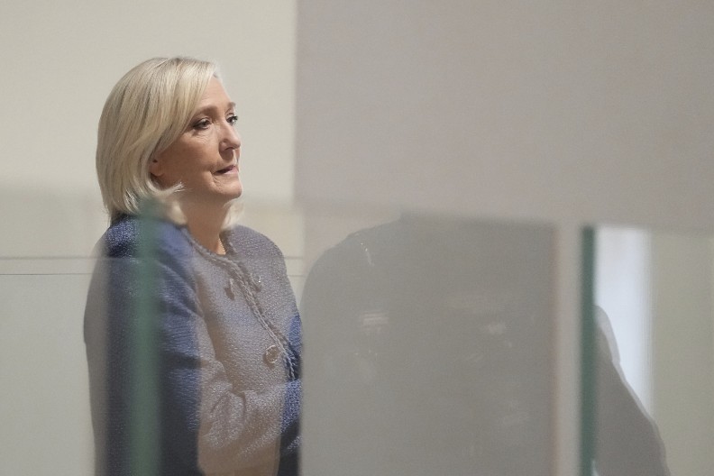 U PARIZU SVE KULJA! Marin Le Pen zbog presude pozvala na protest desničara, paralelno i kontramiting levice