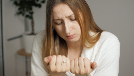 Nokti otkrivaju tajne vašeg zdravlja: Šta oni mogu reći o vašoj budućnosti!