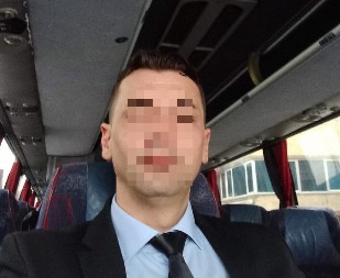 ZAPALIO KUĆU DOK SU SVI BILI UNUTRA Monstruma koji je hteo da spali porodicu čuva policija!