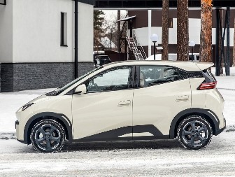 KINESKA NENADMAŠIVA ZVERKA Električni auto koji je i za Srbe bagatela