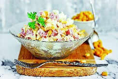 KIKIRIKI SALATA SA ŠUNKOM Pravi se lako, a pojede brzo