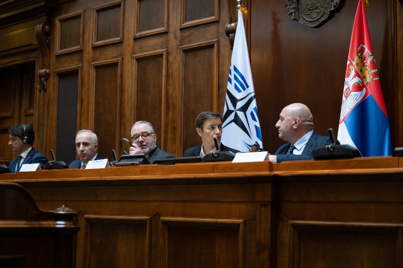 BRNABIĆ ZAKAZALA SEDNICU SKUPŠTINE ZA SUTRA U 10 SATI Nova Vlada Srbije pred poslanicima