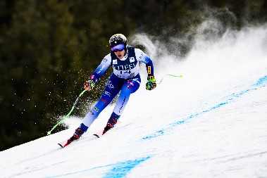 UZNEMIRUJUĆE Ovo je jezivo: Skijašica objavila sliku operisane noge - nije za one sa slabim stomakom (FOTO)