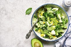 AVOKADO SALATA SA KRASTAVCEM Kremasta i jednostavna za pripremu, a super ide uz razna jela