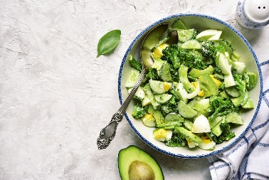 AVOKADO SALATA SA KRASTAVCEM Kremasta i jednostavna za pripremu, a super ide uz razna jela