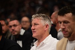 NEMCI ŠUŠKAJU Evo sa kim je Bastijan navodno varao Anu (FOTO)