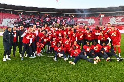 CRVENO-BELI DŽAK PARA Veliki podvig Zvezde: Srpski šampion bolji od Junajteda, Totenhema, Lacija, Čelsija...