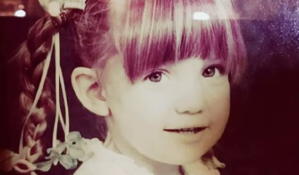 JEDVA SMO JE PREPOZNALI Devojčica sa slike danas slavi 46. rođendan, njena serija je trenutno najpopularnija u Srbiji