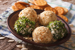 KUGLICE SA ORASIMA I SIROM Slasno predjelo koje će gosti obožavati