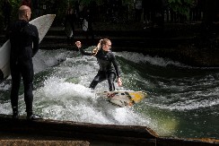 TURISTIČKA ATRAKCIJA U MINHENU HITNO ZATVORENA NAKON NESREĆE Istražuje se popularno mesto za surfere u srcu grada