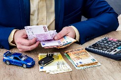 TREBALO JE SVE DA ZADRŽIMO! Našli 7.000 evra u kolima, vratili svaku paru – a dočekala ih drskost i bezobrazluk - Da li se poštenje isplati?