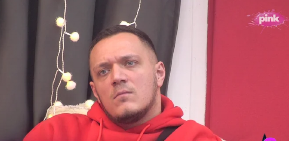 PROCURIO SKANDALOZNI GASTOZOV SNIMAK! Želi učesnici da liže nožni palac, traži joj užasne stvari, gledaoci zgroženi, Anđela će doživeti nervni slom (VIDEO)